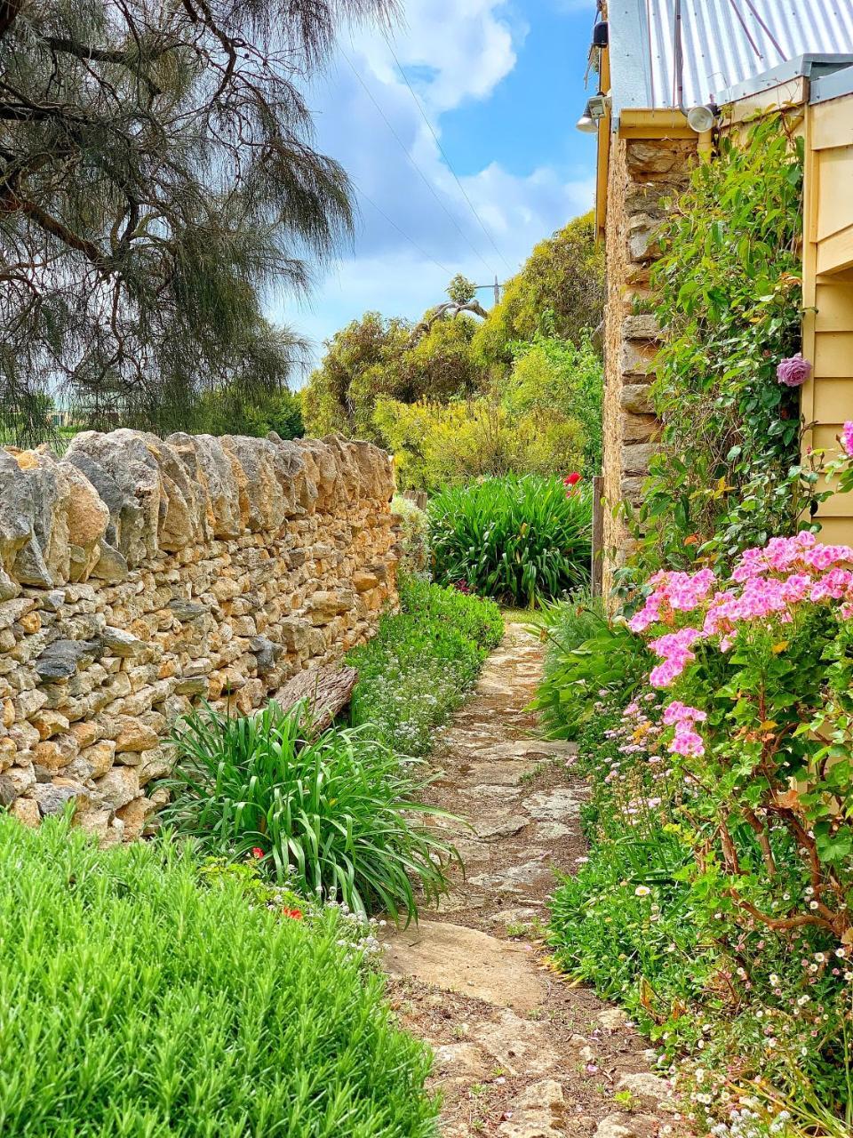 Cherry Plum Cottages Port Fairy Eksteriør bilde
